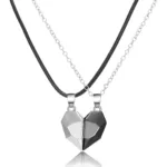 matching-couple-necklace-2