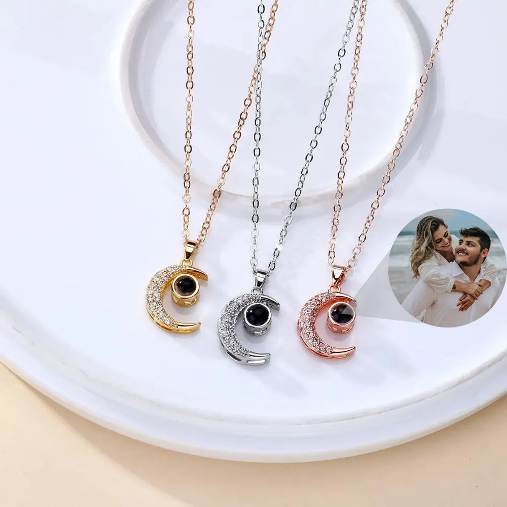 Moon Necklace Personalised - Photo 1