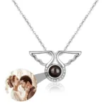 necklace-with-photo-projection-2