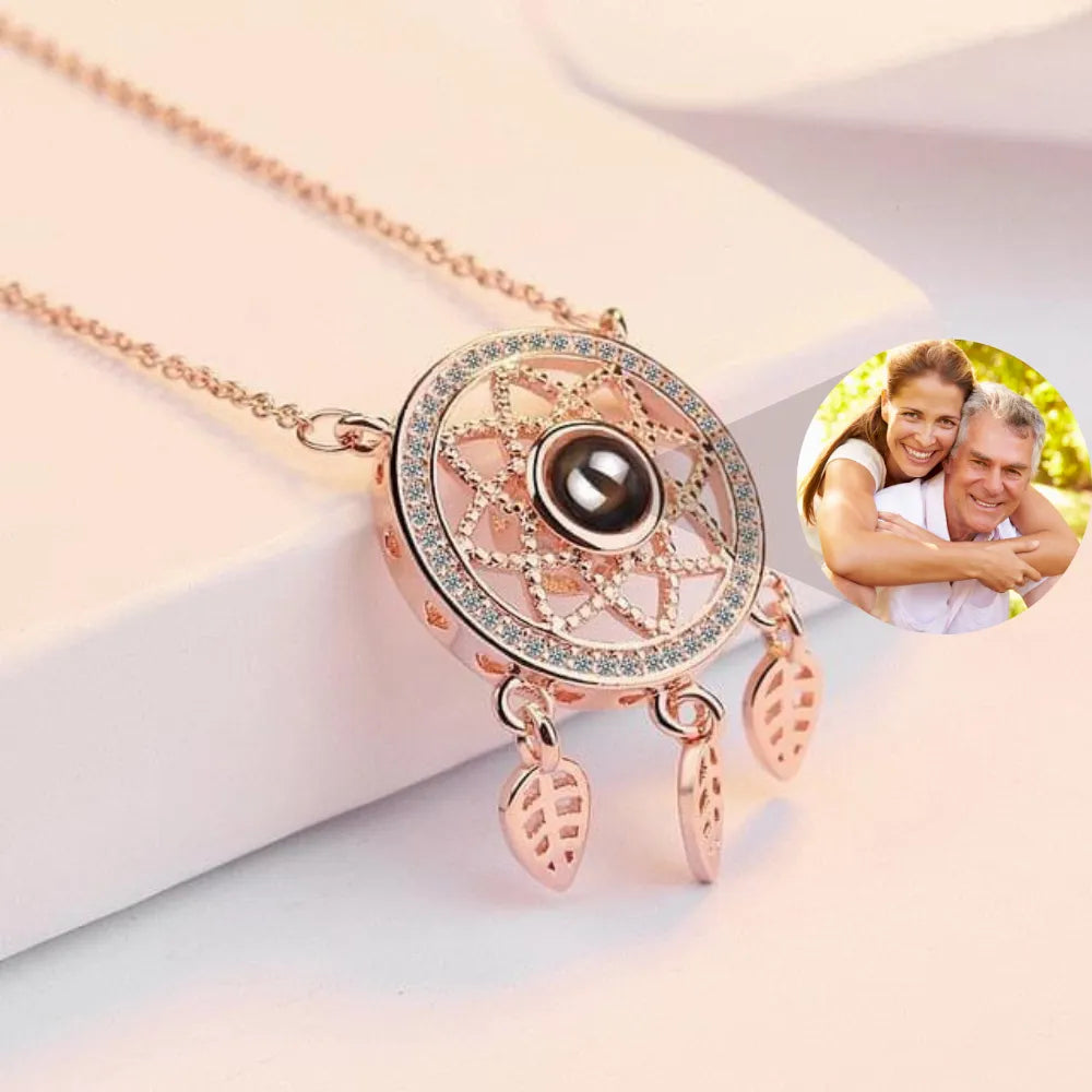 photo-projection-necklace-1