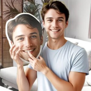 Face Pillow - Photo 1